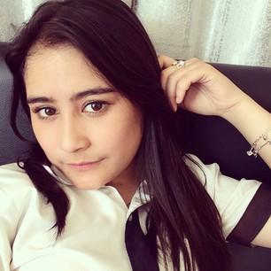 A girl who really loves to work,eat, and love. Simple. ❤Prillvers!