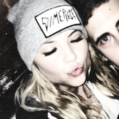 Iockscreenstbh's profile picture. tweet us for requests. we do all fandoms.