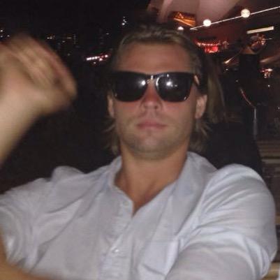 A twitter account dedicated to a drunk hunk
