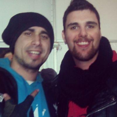 La muerte no existe, la gente sólo muere cuando la olvidan; si puedes recordarme, siempre estaré contigo.