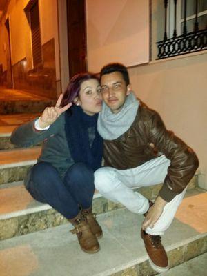 enamorada y feliz,