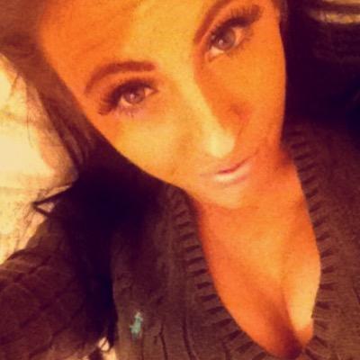 shannonellis_x's profile picture. 20|essex. forget what you feel and remember what you deserve. just me and my noodles.