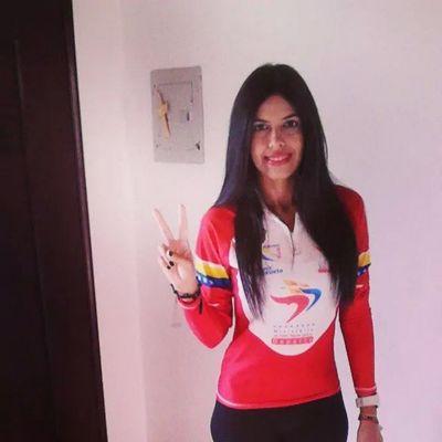 Locutora en Yara 104.3 fm, Orientadora, Especialista en PNL y Coach Vibracional