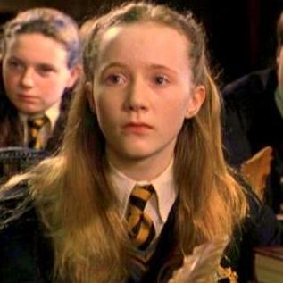 IamHannahAbbot's profile picture. Prefecta de Hufflepuff. Miembro del ED. Hufflepuff orgullosa.#IamHPRol