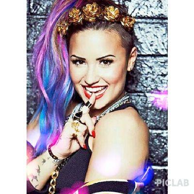 worddemii's profile picture. 