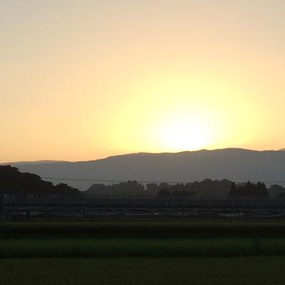 甲南中→水口東→ 
高三です。機械とか車とかが好きです
趣味でアコギ弾いてます