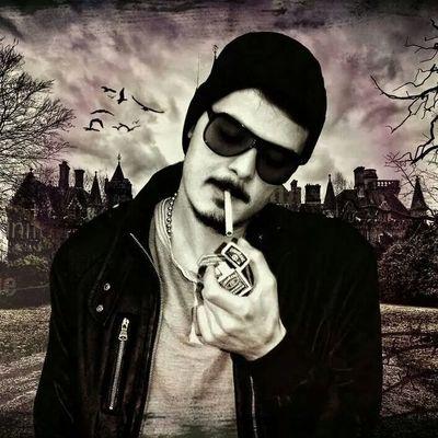 Turkce Rap dinlemekten zevk alan kişiyim...
#TURKCERAP~HİPHOP# 
Ais Ezhel, NO.1, TankurtManas, EA