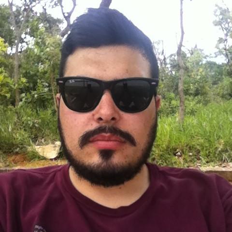 Redator publicitário, comentarista de futebol entre amigos e CORINTIANO convicto e fervoroso