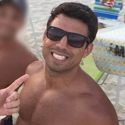 Preocupe-se mais com sua consciência do que com sua reputação. Pois sua consciência é o que você é, e sua reputação é o que os outros acham de você.