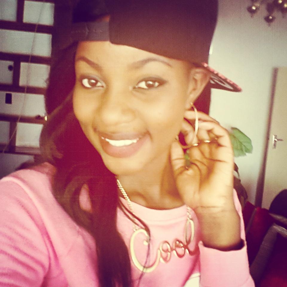 TheForeignBint's profile picture. A Rose Growing Through Concrete
#TeamJESUS ♡♥