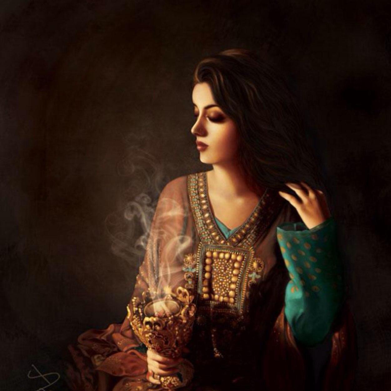 سيدة الأقمار