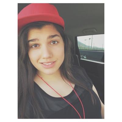 food fanatic. directioner all the way. music is mah thing. i love movies. food?? food. i am different but i really love to be this way.