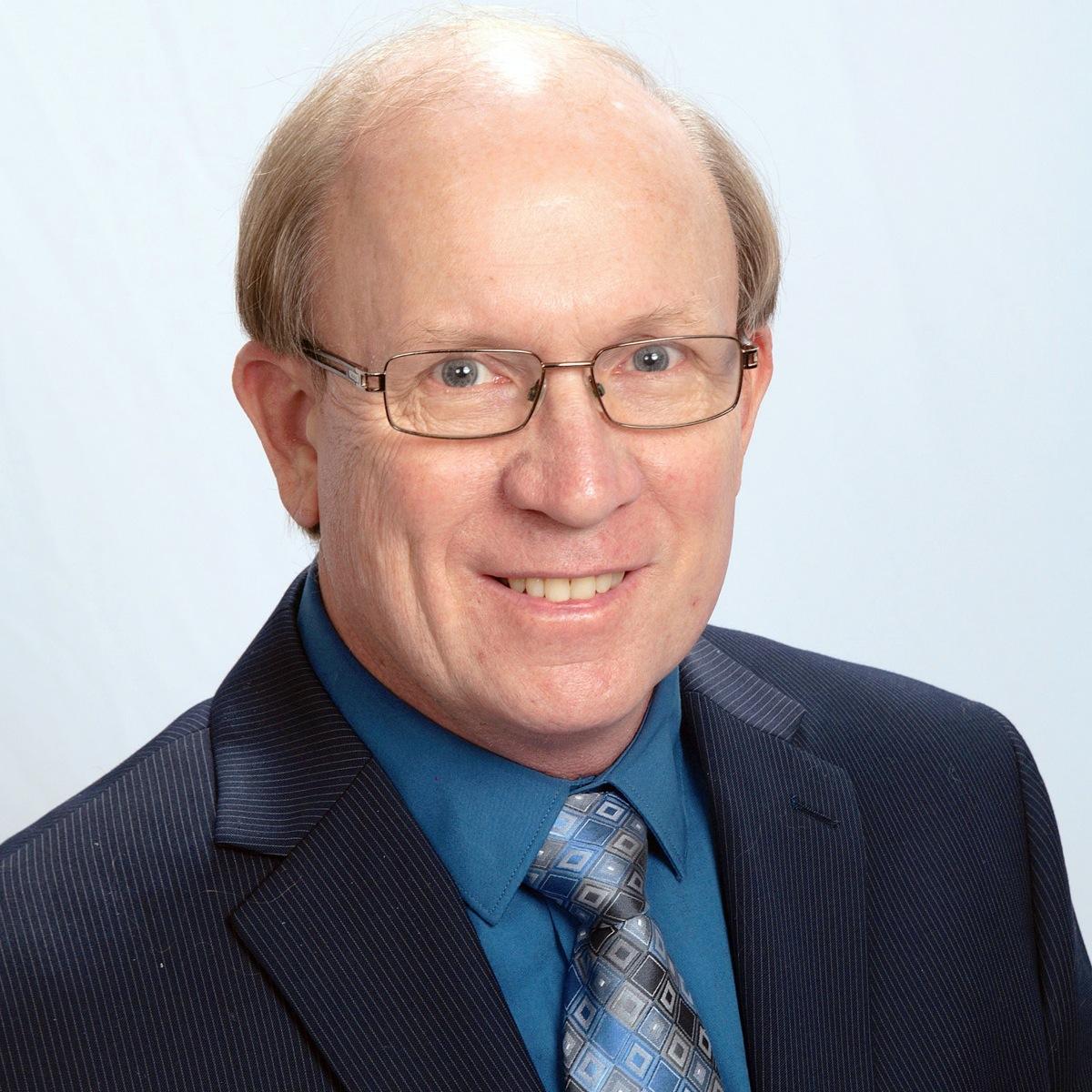 I'm a real estate agent who loves to read, write, walk, ride a bike (as far as possible, sometimes), eat great food and play with my grandchildren.