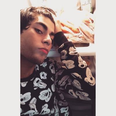 Snapchat: SINCHUIRER Skype: luuis.rdgz Ask: iLuisrdgz Instagram: SINCHUIRER YODALIEBERS. ❤️ TABASCO