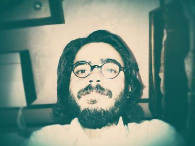 ثائر ضد القمع والاستغلال ضد عصابة رأس المال .. شيوعى اممى .. ضد الاعتراف بالكيان الصهيونى  ؛  يسقط حكم العسكر .. تسقط دولة رأس المال , Madridista 3