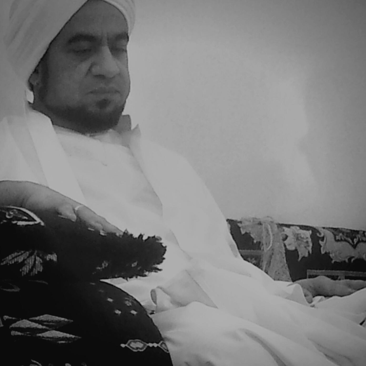 شباب معتدلون وسطيون يرجون محبة الله ورسوله وعباد الله ونفع الامة
