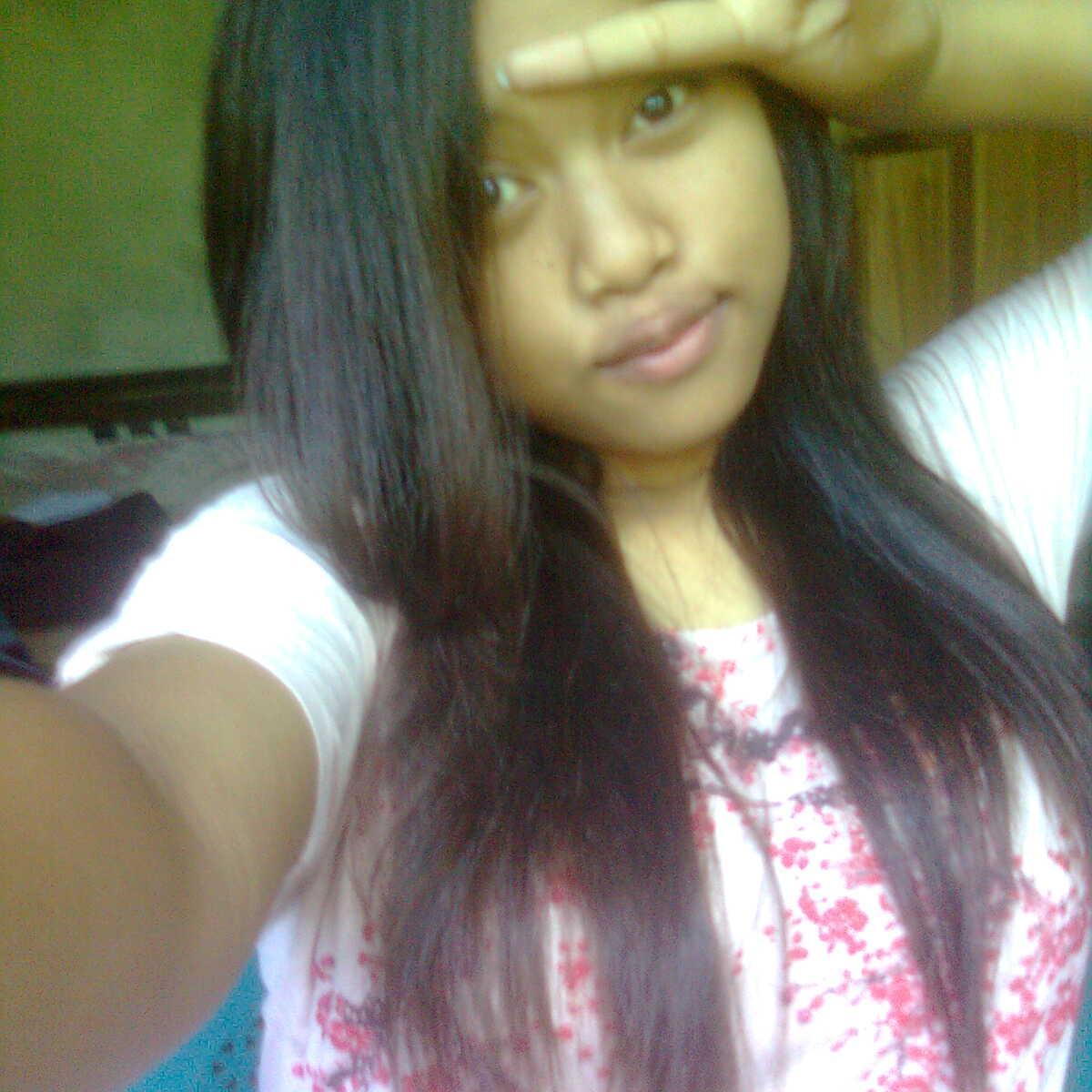 efa_riskiyani's profile picture. PIN 56E55435