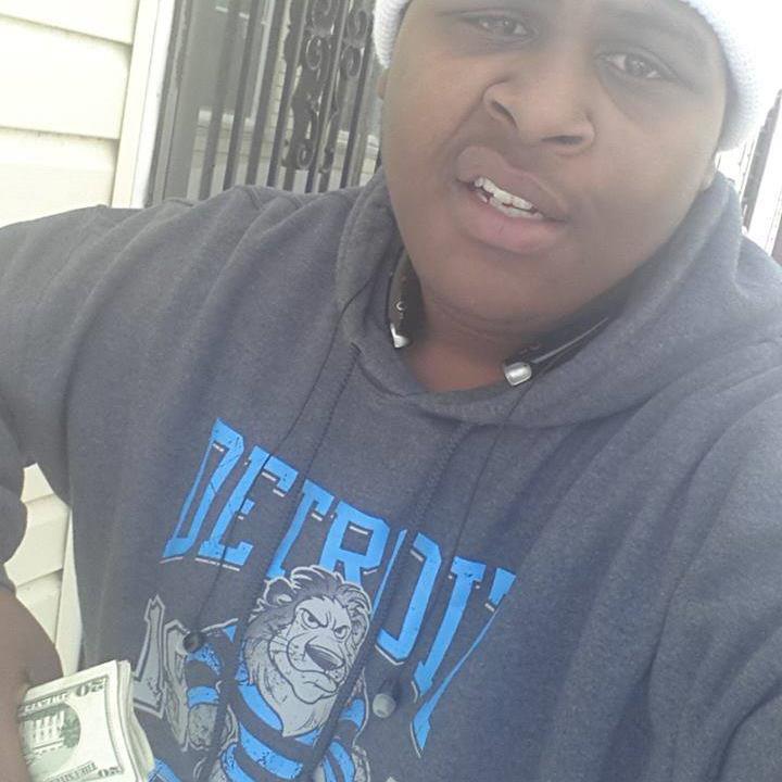 160 Characters Cant Describe Me but 16 #CassTechJunior on a road to become D1 FOOTBALL PLAYER COMITTING TO UofM #GOBLUE. #StateChamp2x #CTFB #Shooter