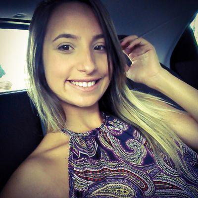 Paraibana,  21 anos, estudante, taurina.