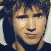 Just your awesomesauce, Blink 182 addicted, lizard loving Bassist from McFly and a defender of the Galaxy. I'll be your king of the jungle! [FL RP/18+/Gay]