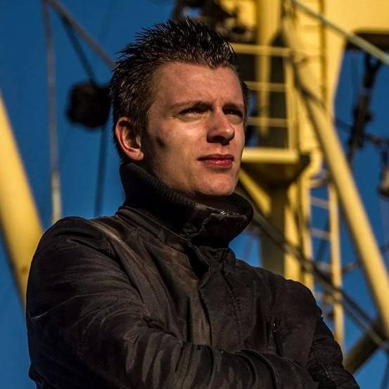 (online) marketeer | Van Gelder groente & fruit | pretpark liefhebber | 32 jaar | zwevende kiezer | Feyenoord