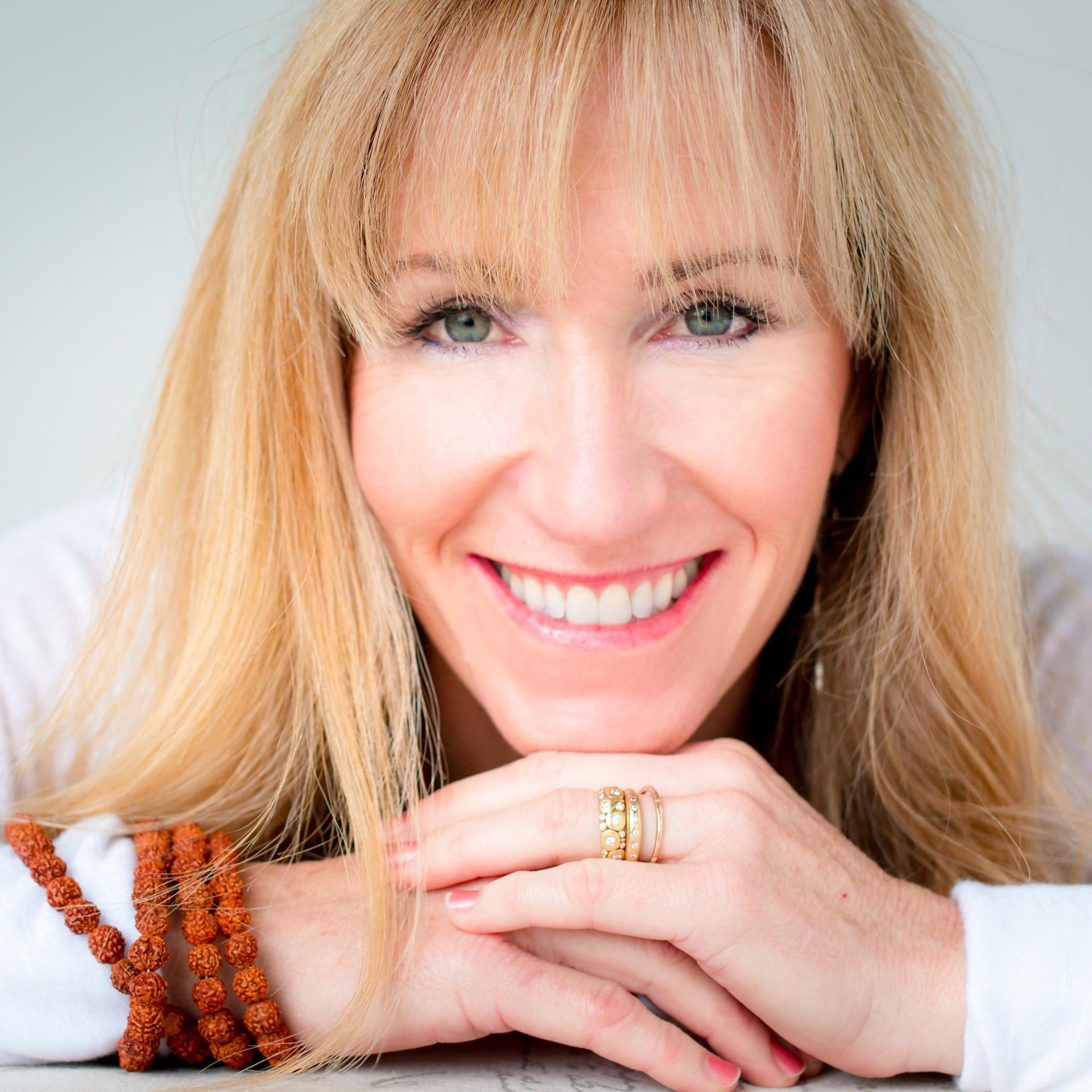 Integrative lifestyle entrepreneur, joy enthusiast, activist, naturopathic doctor, longevity researcher, natural foodie, mama with muscles