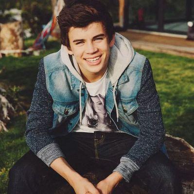 I LOVE HAYES :3 ❤