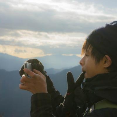 煌 紫羽(きらめき  しょう)と言います。声優を目指している、低音ボイスな男装女子です。主に、こえ部で活動しております。こえ部での名は、愛風  姫蝶と言います。よろしくです