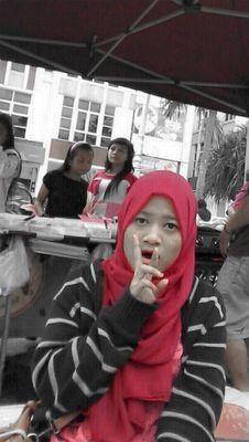 BadriaNiswatul's profile picture. F.