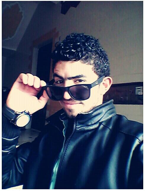 ڪـَّﻞ # כـــٌـﺐ ﺁﻟـﺪﻧـﻴــّـﺎ ﺩﻳـَـﮧ ﻓــْـﮯ # ﻗـﻠـﺒٌــﮯ ﻟـﻴٌـڪ