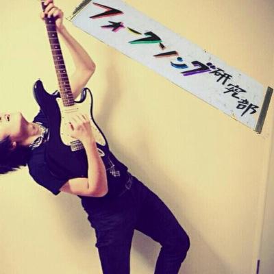 fken4610's profile picture. 熊本県立大学フォークソング研究部 公式アカウント。フォークもロックも、色んな音楽の演奏をしている軽音サークルです。ライブ情報などを発信していきます└(･∀･)┐気軽にフォローしてくださいまし〜　　　質問はhttps://t.co/y4NEbbawg0←こちらへ！！