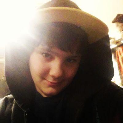 i.m makeing a new Twitter follow me on it