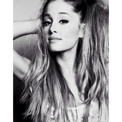 AveryGreyWR's profile picture. everybody lies, darling ☠