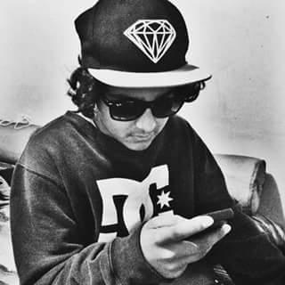Paulinho✌
13 Anos
Santa Candida
Colombo
Rap