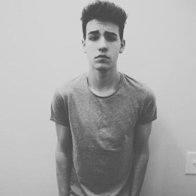 jacobbootysidez's profile picture. I wish that i could be like the cool kids cause all the cool kids get noticed by jacob