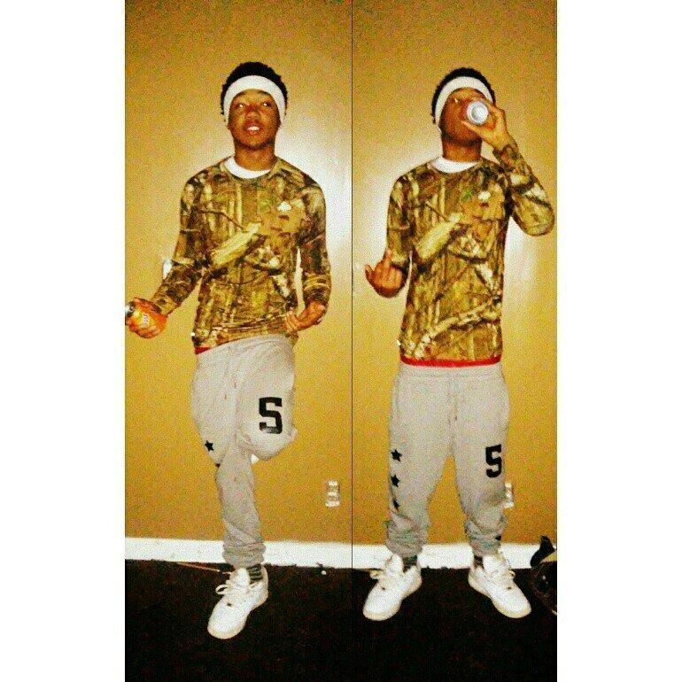 fck tha would don't ask me for shxt every thing u get u gotter work hard for it #RNS