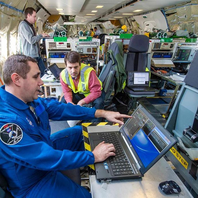 universalplane6's profile picture. 