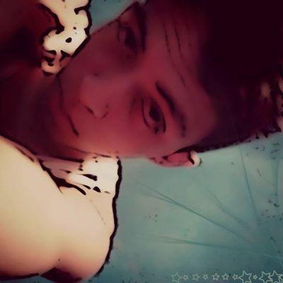 soy un chamo normal comun mas no silvestre.. realmente en estas 140 letras no resumire todo lo que soy =) me gusta cantar guitar la tocarra BBM: 56702946