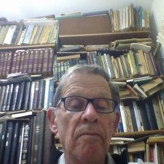 izhakhil1's profile picture. 