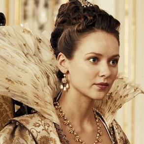 Infanta de España y Reina Consorte de Francia. La Reine entre deux feux. #TheMusketeersRol