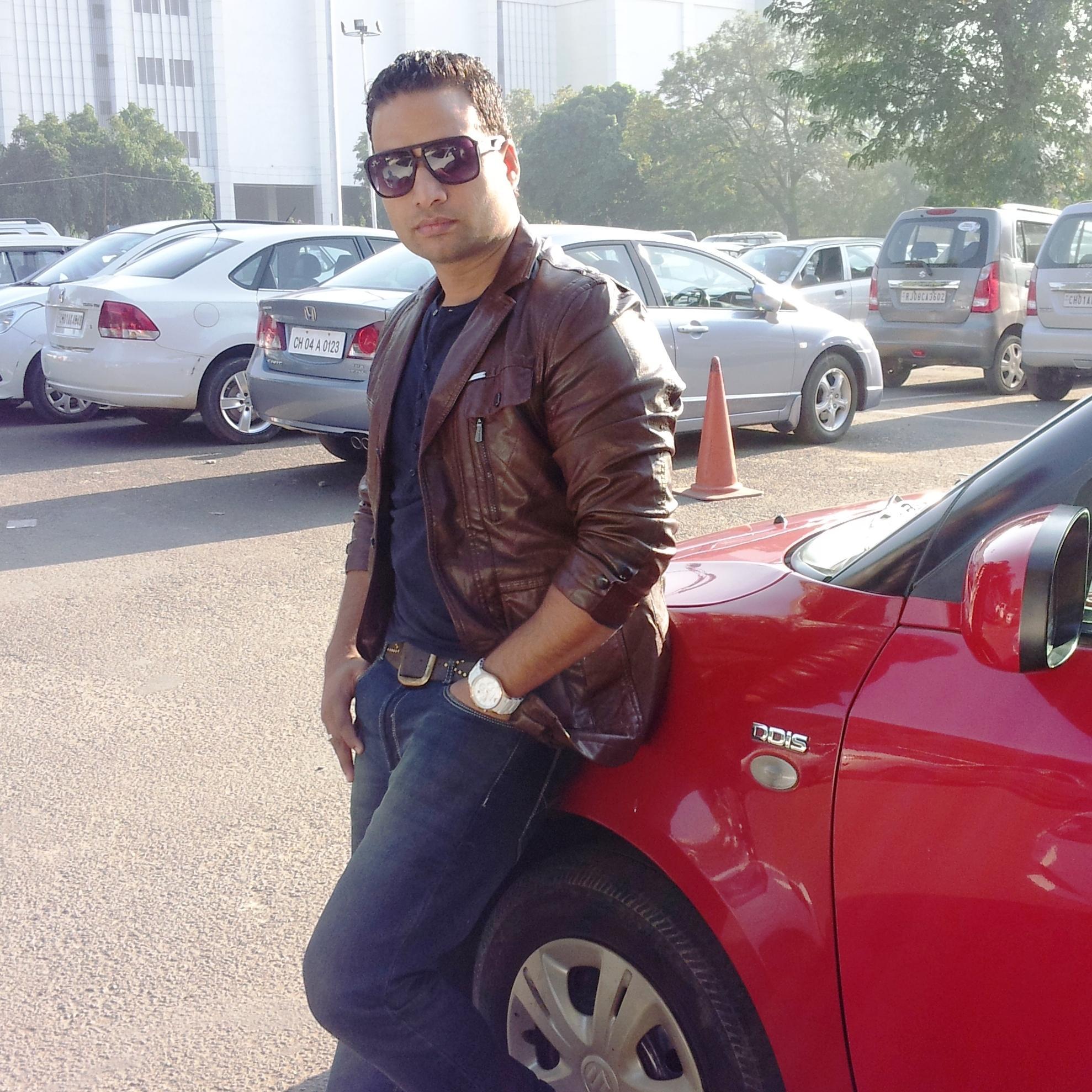 ravinder194u's profile picture. 