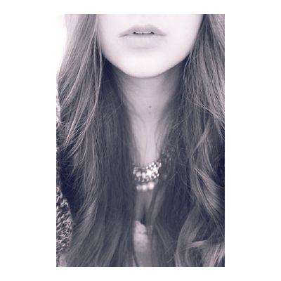 Eliza Skye G.   ☀ ||                                                      Photography || Jeder tritt auch mal versehentlich daneben ||