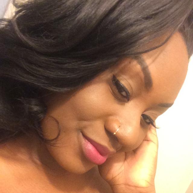 I am a mother before a stylist• A rose from concrete a hard worker with golden hands

IG : @Glambyshauni follow me weaveologist #Toronto
