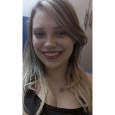 19 anos, pisciana e apaixonada por música. São Paulo - SP, Brasil.