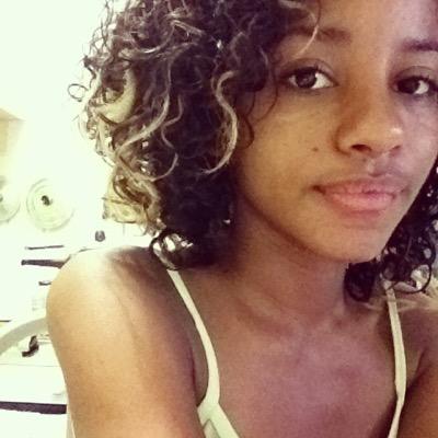 Sonhadora,doida,desiludida,feliz e blabla