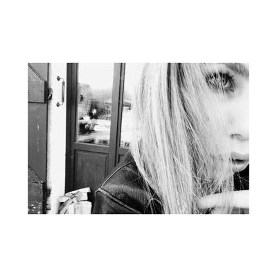 Rachel Dach | snapchat : girldach | instagram : dachhxx | ask : @racheldach