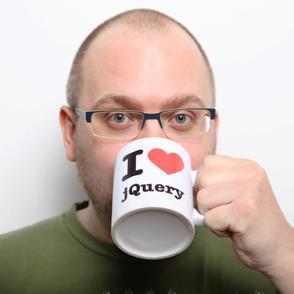Web developer by day, film fanatic by night... I also like food ;)
