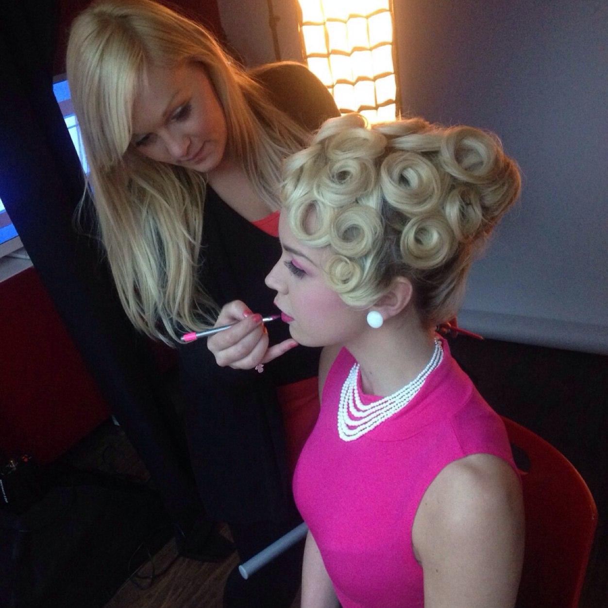 Published Freelance Makeup Artist based in Manchester! Currently working in TV/Film. #ilovemyjob