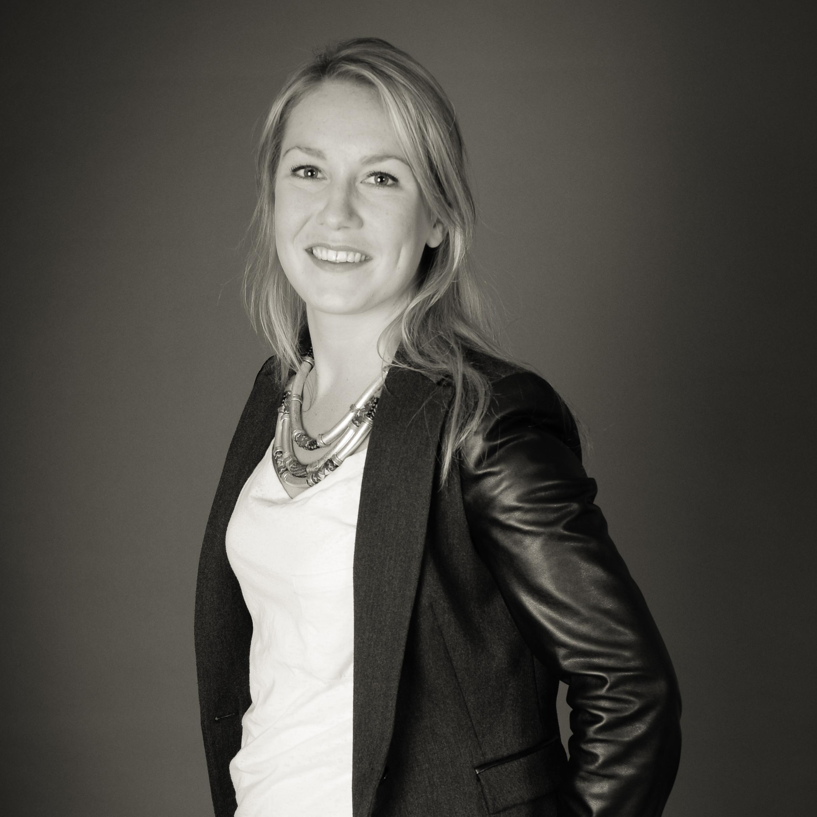 Levgroep, maatschappelijke projecten, taalbevordering 'is zeg maar echt mijn ding', coördinator Zorg en Gemak Plus . ♡ Reizen, hardlopen, cultuur & dans.