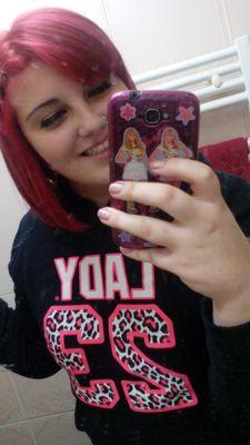 I love MILEY CYRUS I'M SMILER ARIANATOR AND LITTLE BLACK STAR